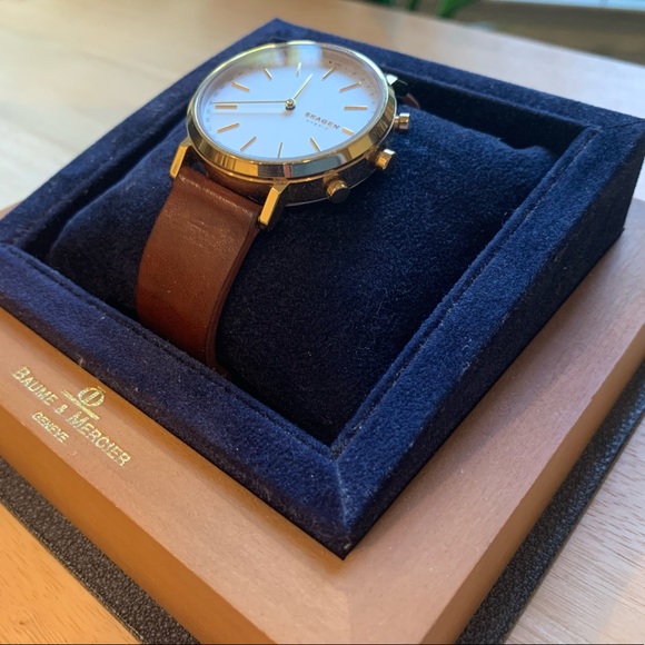 Skagen Hybrid Classic Smartwatch - Picture 2 of 4